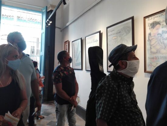   El público regresó a la galería Tristá que se abre a la vida cultural. Foto: Ana Martha Panadés Rodríguez / Radio Trinidad.