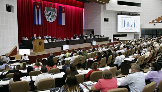 Anuncian en el Parlamento nuevas medidas para dinamizar la economía. Foto: Abel Padrón Padilla/ Cubadebate.