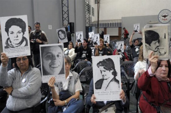 Familiares de detenidos desaparecidos reclaman justicia. Foto: Prensa Latina.