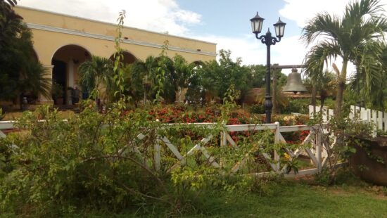 Vista parcial de los alrededores de la antigua casa-hacienda de Manaca-Iznaga. Foto: José Rafael Gómez Reguera/Radio Trinidad Digital.
