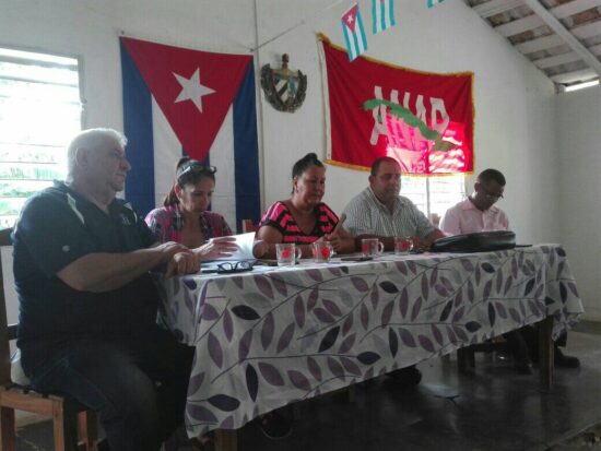 Armando Hernández Romero, funcionario de la dirección nacional de la ANAP, encabezó este encuentro de los colectivos campesinos en Trinidad.