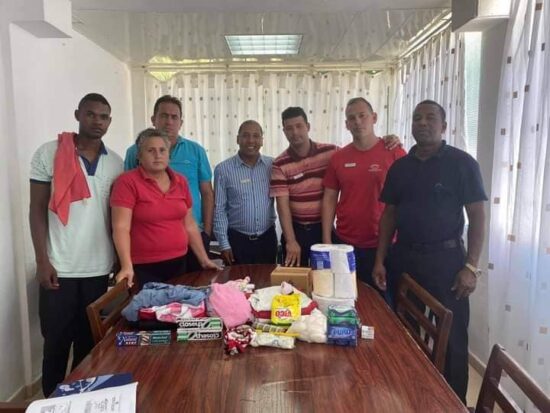 Trabajadores del Turismo del municipio de Trinidad, se suman a la convocatoria de hacer donaciones para afectados por el huracán Ian, en Pinar del Río.
