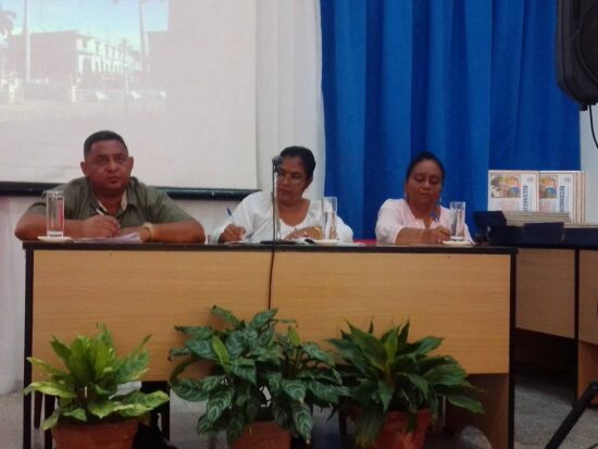 Presidencia de la sesión del máximo Órgano de poder estatal del territorio. Fotos: Asamblea Municipal del Poder Popular de Trinidad.