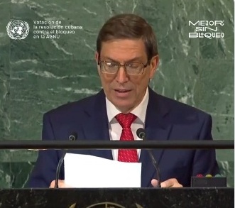 El Canciller cubano presenta en la Asamblea General de la ONU, el proyecto de Resolución «Necesidad de poner fin al bloqueo económico, comercial y financiero impuesto por los Estados Unidos de América contra Cuba». Foto: Twitter @BrunoRguezP