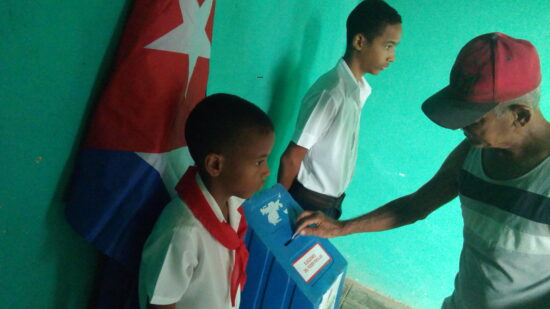 Desde temprano en la mañana, alta es la afluencia de electores a los colegios de Trinidad, para ejercer su derecho al voto. Fotos: José Rafael Gómez Reguera/Radio Trinidad Digital.