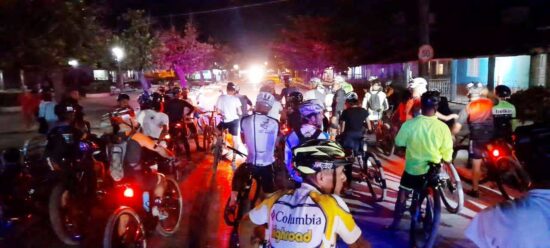 Como regalo al 509 aniversario de Trinidad los 62 corredores realizaron un ciclo turismo por las calles de la Villa.
