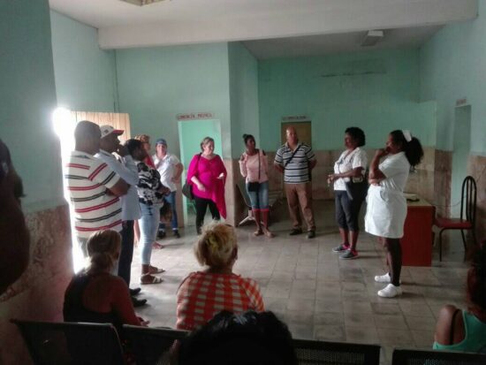 Los candidatos del pueblo intercambian con los pobladores de diferentes zonas urbanas y rurales de Trinidad. Fotos: Alipio Martínez Romero/Radio Trinidad Digital.