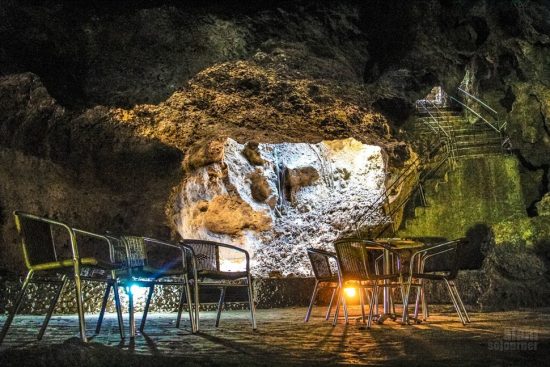 Durante más de una década, la cueva ha prestado servicios como centro recreativo nocturno. 