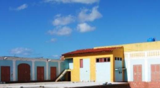 En los espacios superiores de la hoy llamada Plaza 500, en las inmediaciones de la antigua Plaza Carrillo, corazón de la actual ciudad, nació hace 31 años el Estudio No. 1 de Radio Sancti Spíritus en Trinidad. Foto: José Rafael Gómez Reguera.