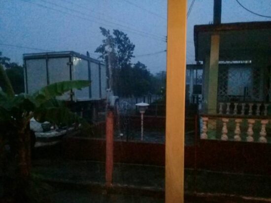 La lluvia abarcó toda la ciudad de Sancti Spíritus. Foto: Xiomara Alsina.