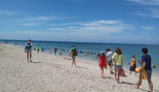 Playa Ancón, en la costa sur de Trinidad, cautiva por sus arenas blancas y el mar de color azul turquesa. Fotos: Ana Martha Panadés/Escambray.