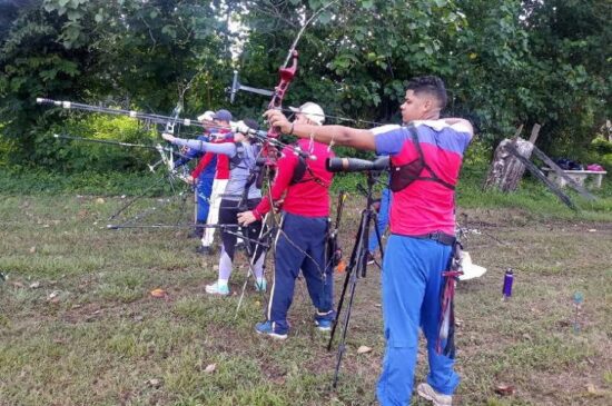 Otra vez el campo de arquería espirituano acoge a integrantes del equipo nacional de arco recurvo. Foto: Elsa Ramos/Escambray.