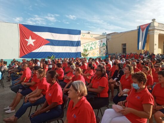 Vista parcial del acto efectuado en Trinidad por el aniversario 69 del 26 de Julio.