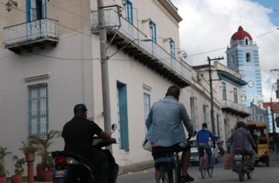 La ciudad de Sancti Spíritus se engalana en otro aniversario de su fundación. Foto: Oscar Alfonso Sosa.