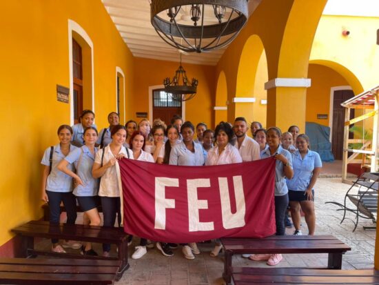 Alumnos y profesores intercambiaron ideas sobre el funcionamiento de la organización, las actividades de extensión universitaria y otros temas de interés principalmente para los estudiantes. Fotos: Cortesía del presidente de la Feu UCMSS Juan Pablo Sandoval Naranjo.