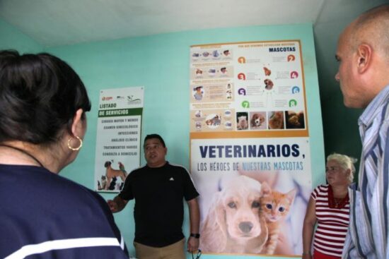 Los amantes de las mascotas agradecen la transformación a que fue sometida la Clínica Veterinaria.