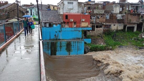 Durante el resto de la semana el tiempo se mantendrá con humedad y algunas precipitaciones, fundamentalmente en el horario de las tardes. Foto: Yoán Perez/Escambray.