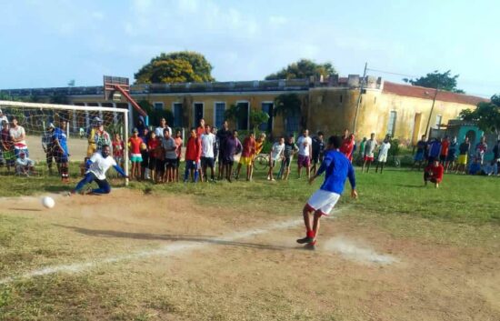 Área de fútbol del combinado deportivo José Mendoza, en Trinidad.