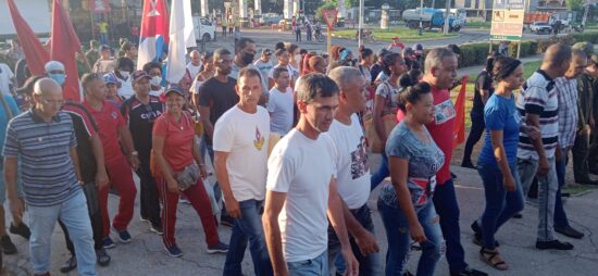 La peregrinación, rumbo al aeropuerto de la ciudad, tuvo como punto de partida el antiguo cuartel de la tiranía batistiana en Trinidad.
