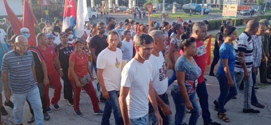 La peregrinación, rumbo al aeropuerto de la ciudad, tuvo como punto de partida el antiguo cuartel de la tiranía batistiana en Trinidad. 