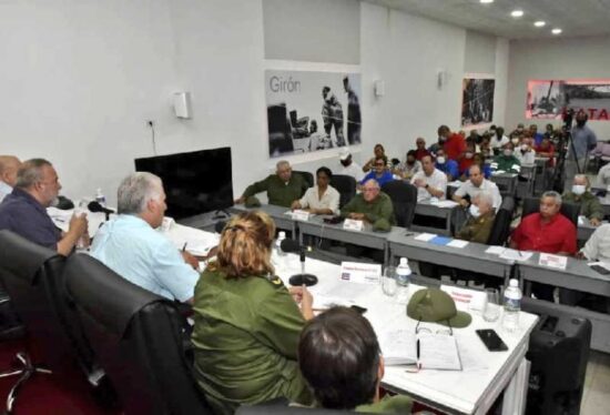 No podemos llenarnos de confianza, tenemos que trabajar con inteligencia, señaló el Jefe de Estado. Foto: Estudios Revolución.