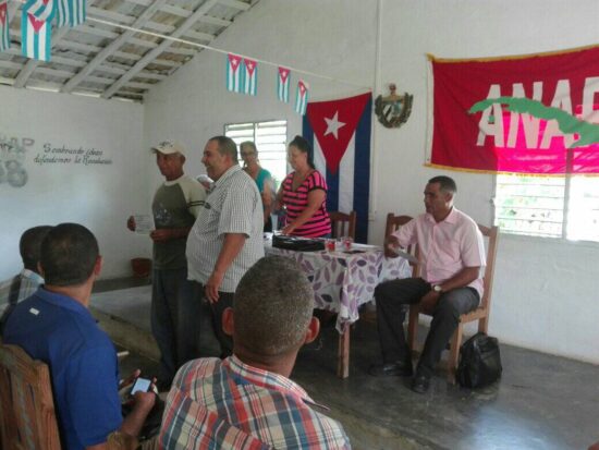 A propósito de los 25 años del Movimiento Agroecológico en el país, se distingue el trinitario Genobevo Hernández Villasón, presidente de la Cooperativa de Créditos y Servicios Rafael Saroza de El Algarrobo. Foto: Alipio Martínez Romero/Radio Trinidad Digital.