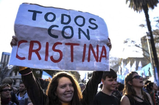 Todos con Cristina, expresan las masas populares de Argentina, como respaldo a su Vicepresidenta. Foto: Prensa Latina.