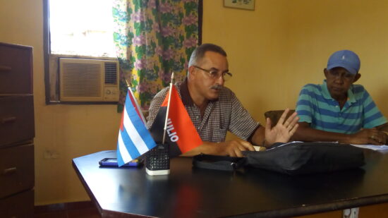 El análisis fue dirigido por el presidente de la Unión de Periodistas en la provincia de Sancti Spíritus, Humberto Concepción Toledo. A su lado, Alipio Martínez Romero, presidente de la delegación de base de la UPEC en Radio Trinidad. Foto: José Rafael Gómez Reguera/Radio Trinidad Digital.