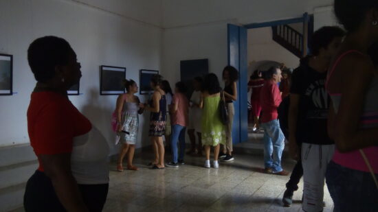 La segunda sala de la primera planta de esta Galería de Arte Universal de Trinidad se engalana con las fotografías de altísima calidad del villaclareño Fredy Hernández Martínez. 