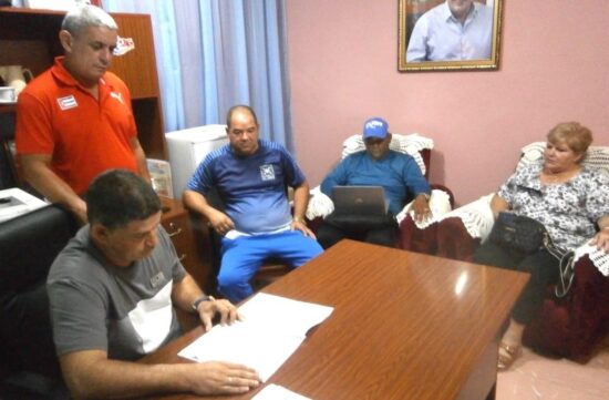 Desde horas tempranas todos los colegios abrieron sus puertas para el desarrollo de la prueba dinámica. Fotos: José F. González Curiel/Escambray.