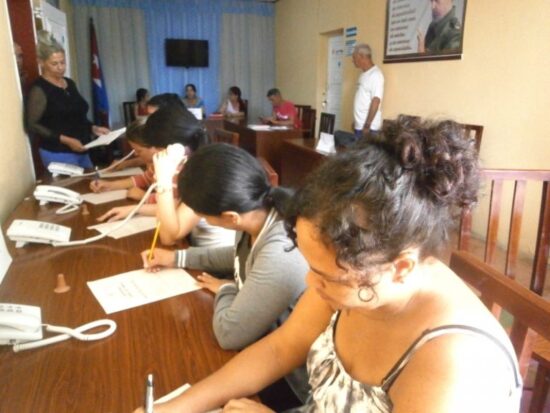 Cada Comisión Electoral Municipal concentran la información de los colegios electorales en cada municipio.