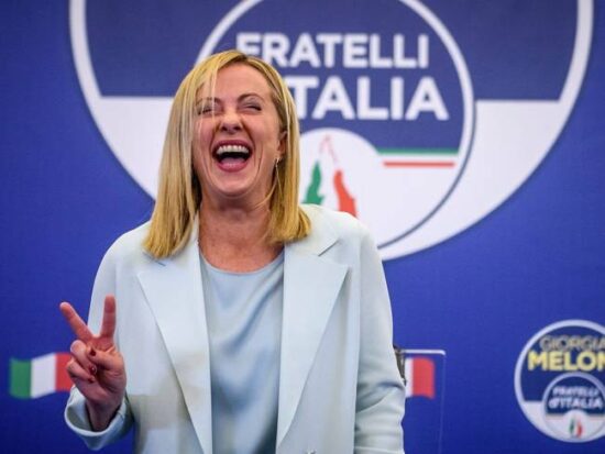 Giorgia Meloni, proviene del neofascista Movimiento Social Italiano (MSI) y celebra su victoria en las elecciones italianas. / Getty.