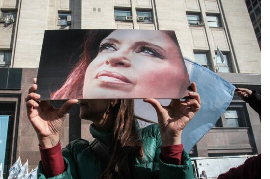 Amplio apoyo a la vicepresidenta argentina Cristina Fernández dentro y fuera del país. Foto: Prensa Latina.