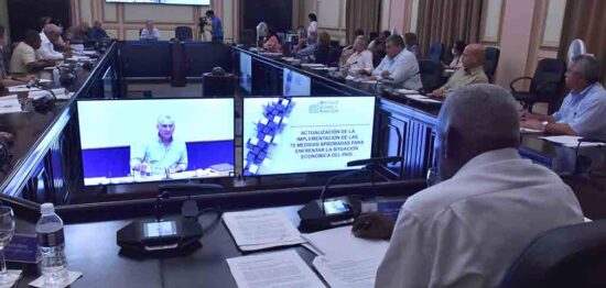 La sesión contó con la presencia del presidente de la República, Miguel Díaz-Canel. Foto: PL.