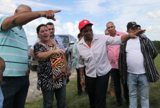 Chapman Waugh visitó la presa La Felicidad, donde se realizaron labores para el mejoramiento del embalse.