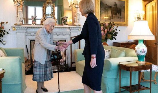 Truss se reunión con la reina Isabel II en el castillo de Balmoral. Foto: Prensa Latina.