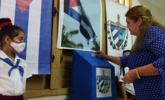 Pérez Martín calificó el documento como una expresión de una madurez que permite contextualizar a los nuevos tipos de familias existentes dentro de la sociedad cubana. Foto: Yosdany Morejón/Escambray.