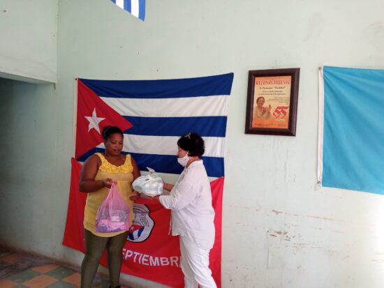 Las donaciones de artículos y alimentos para los pinareños, siguen llegando desde diversas entidades trinitarias, e incluso, a título personal.