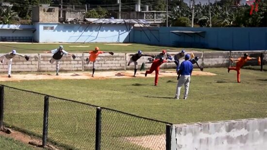 La preselección de 24 atletas entrena para conformar el equipo Cuba para el Campeonato Panamericano de Béisbol Sub-18 años.