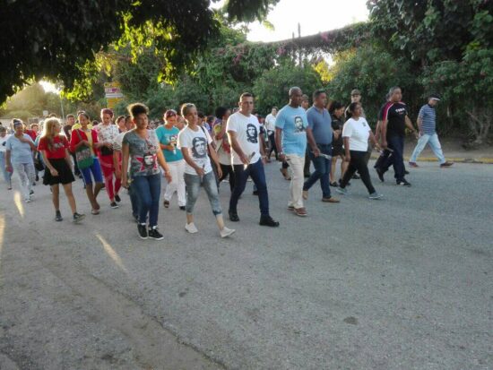 La peregrinación estuvo encabezada por los principales dirigentes del Partido y el Gobierno de Trinidad y compañeros del PCC y del Poder Popular provincial.