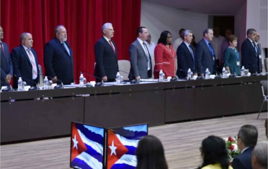 El Presidente cubano asiste a la IV Convención de Salud que se efectúa en el Palacio de Convenciones en La habana. Fotos: Prensa Latina.