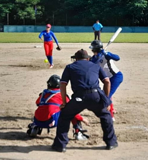 El equipo Sancti Spíritus cede frente a Holguín y casi queda eliminado de su pase a la primera división del softbol cubano.