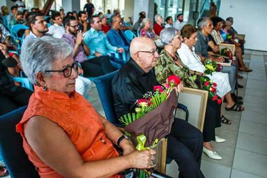 Personalidades que fueron reconocidas con el premio Maestro de Juventudes 2022. Foto: Abel Padrón Padilla.