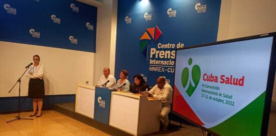 En conferencia de prensa se ofrecieron detalles sobre la próxima IV Convención Internacional Cuba-Salud 2022. Foto: ACN.