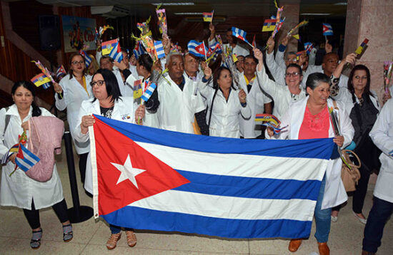 El personal de la Salud Pública de Cuba, abnegado en el enfrentamiento a la COVID-19 dentro y fuera del territorio nacional. Foto: archivo Radio Trinidad.