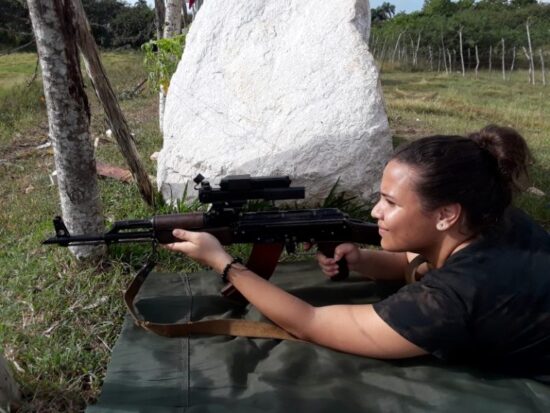 María Companioni Marrero, expresó la convicción de que esta preparacion para la defensa hace de los jóvenes estudiantes futuros profesionales más integrales para defender a su Patria.