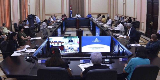 Esteban Lazo encabezó esta sesión del Consejo de Estado. Foto: Tony Hernández.