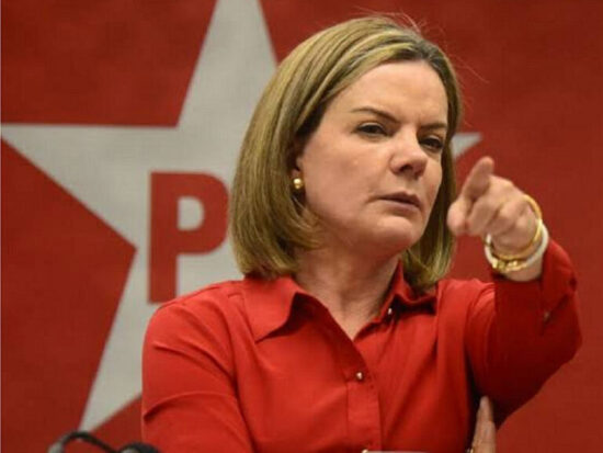 Gleisi Hoffmann, presidenta del Partido de los Trabajadores (PT), denunció la actitud hostil de Bolsonaro, quien no ha reconocido su derrota en las urnas. Foto: Prensa Latina.