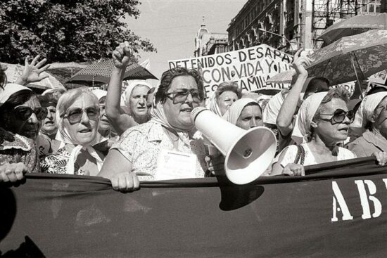 Argentina de duelo nacional por la muerte de la presidenta de la Asociación Madres de Plaza de Mayo, Hebe de Bonafini. Foto: Prensa Latina.