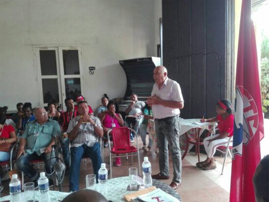 Los análisis sindicales contaron con la presencia de los principales directivos administrativos tanto de la Alimentaria como de la Pesca. Fotos: Alipio Martínez Romero/Radio Trinidad Digital.